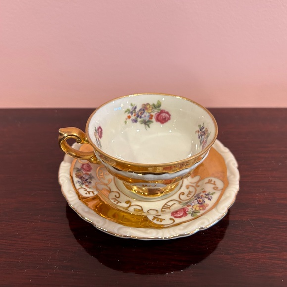 Vintage Johann Seltmann Vohenstrauss Bavaria Germany Cup and Saucer Set - Picture 3 of 7